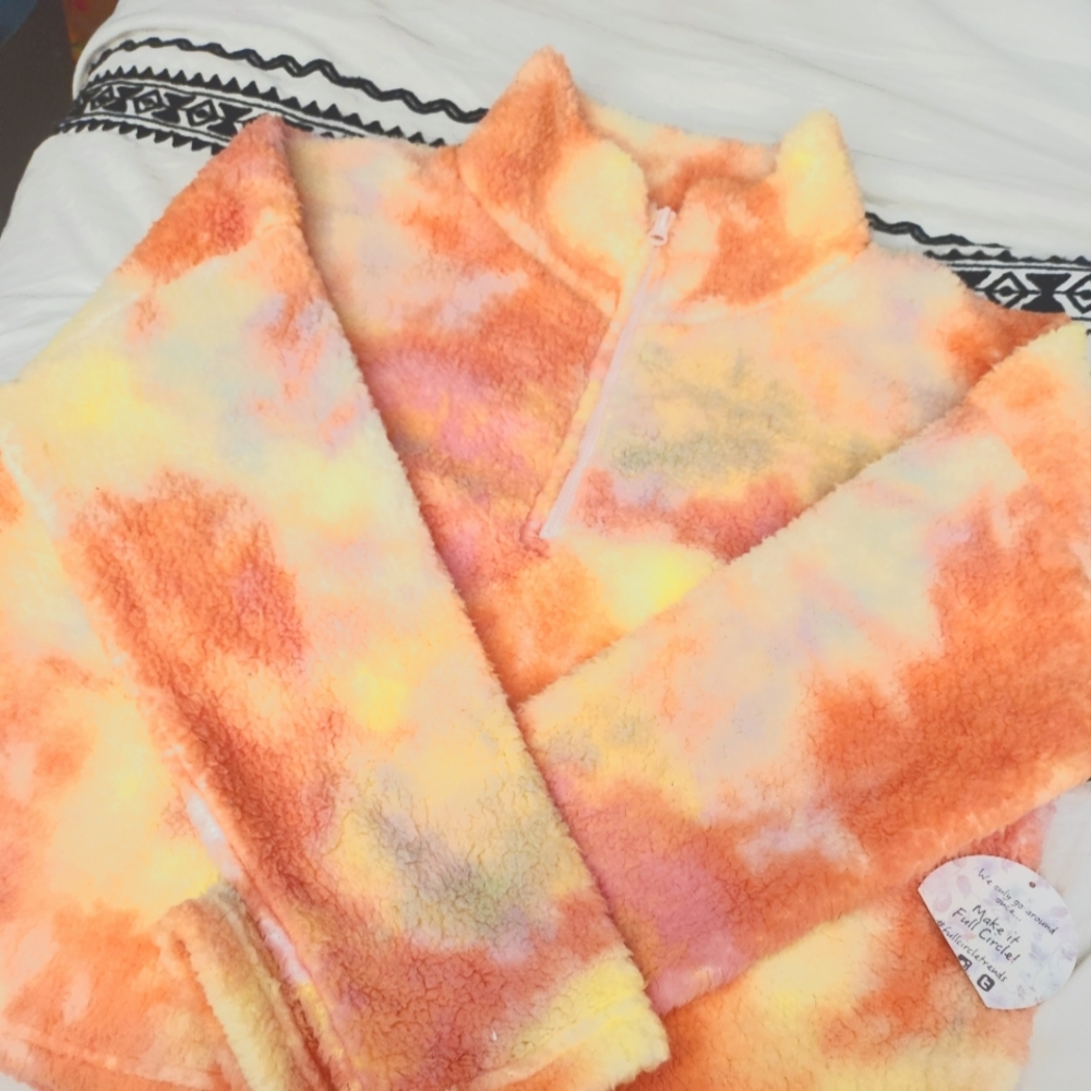 Fleece tye dye sweater